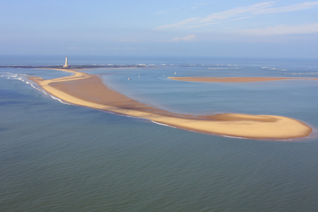 Le banc de sable, la nouvelle île en formation...et le phare, bien sûr